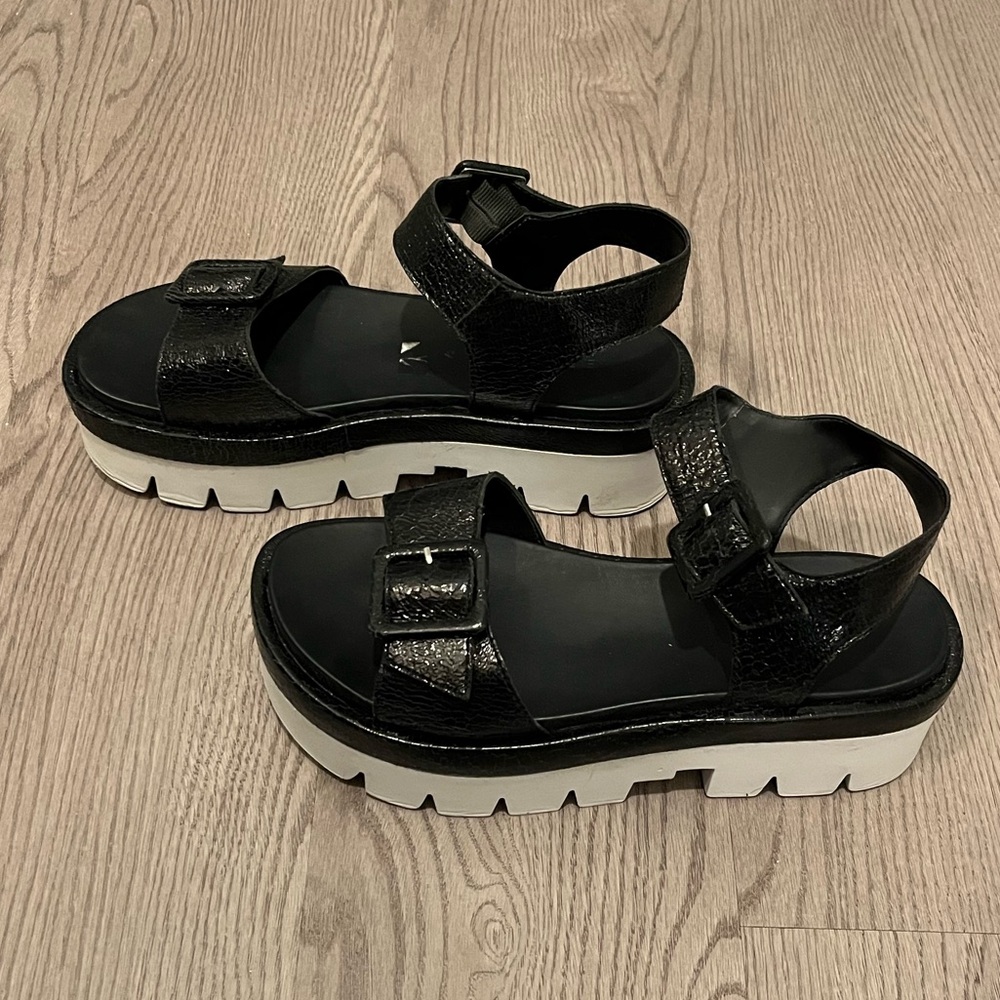 KENDALL+KYLIE Platform Sandals Size 7.5